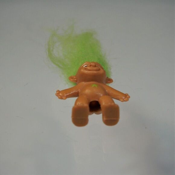 Vintage Mini 1.5 Inch Troll Doll Green Hair And Star Belly - Picture 6 of 6